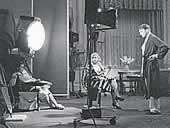 Dorothy Arzner dirigiendo Anybody´s Woman, 1930.